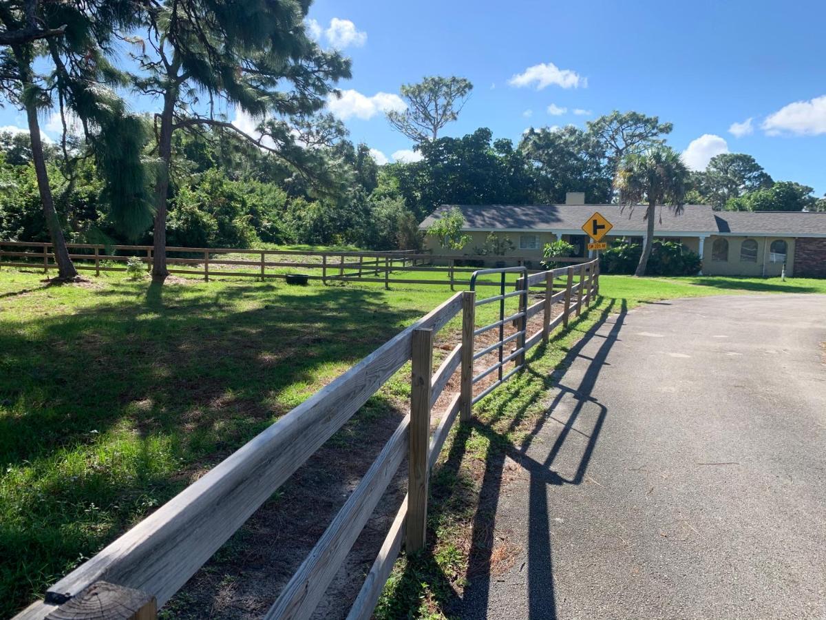 Готель Oyo Family Ranch At Melbourne Fl Екстер'єр фото